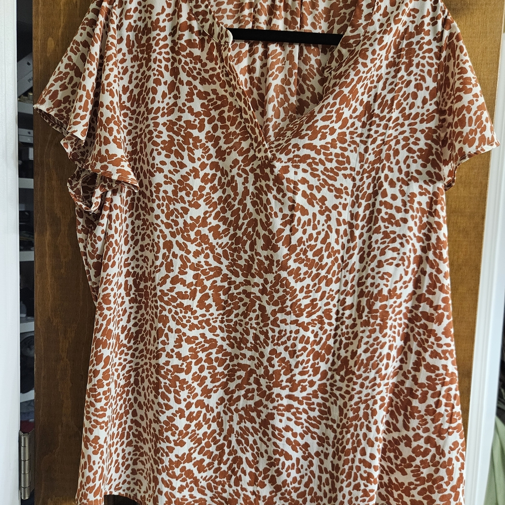 Maurices Cream and Rust Dot Print V-Neck Blouse